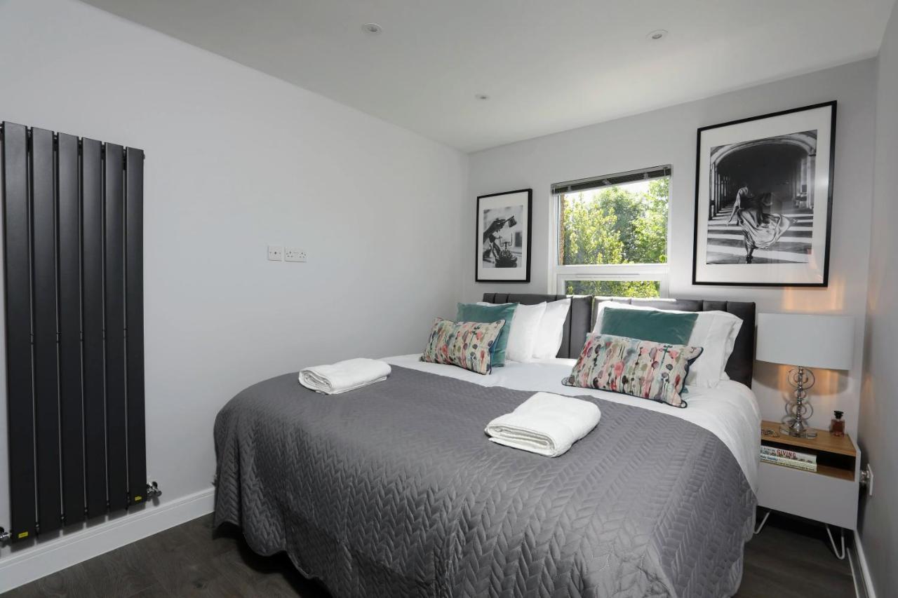 Aisiki Apartments At Stanhope Road, North Finchley, Airconditioned Multiple 2 Or 3-Bedroom, Pet-Friendly Duplex Flats, King Or Twin Beds, Airconditioned & Free Wi-Fi Bagian luar foto