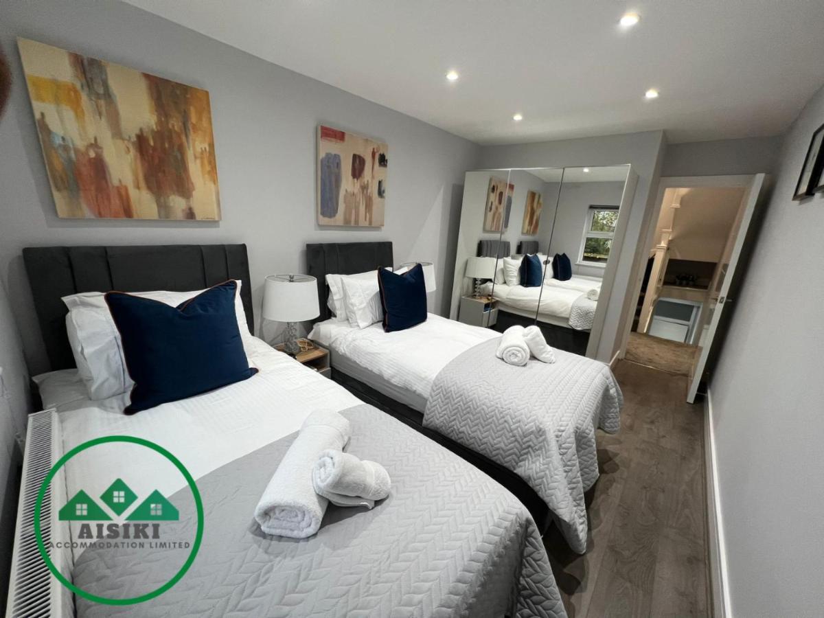 Aisiki Apartments At Stanhope Road, North Finchley, Airconditioned Multiple 2 Or 3-Bedroom, Pet-Friendly Duplex Flats, King Or Twin Beds, Airconditioned & Free Wi-Fi Bagian luar foto