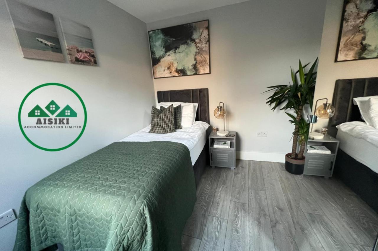 Aisiki Apartments At Stanhope Road, North Finchley, Airconditioned Multiple 2 Or 3-Bedroom, Pet-Friendly Duplex Flats, King Or Twin Beds, Airconditioned & Free Wi-Fi Bagian luar foto