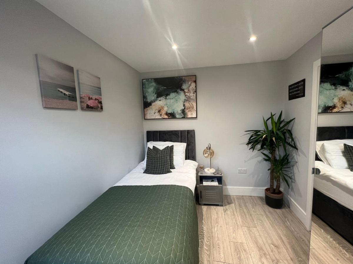 Aisiki Apartments At Stanhope Road, North Finchley, Airconditioned Multiple 2 Or 3-Bedroom, Pet-Friendly Duplex Flats, King Or Twin Beds, Airconditioned & Free Wi-Fi Bagian luar foto