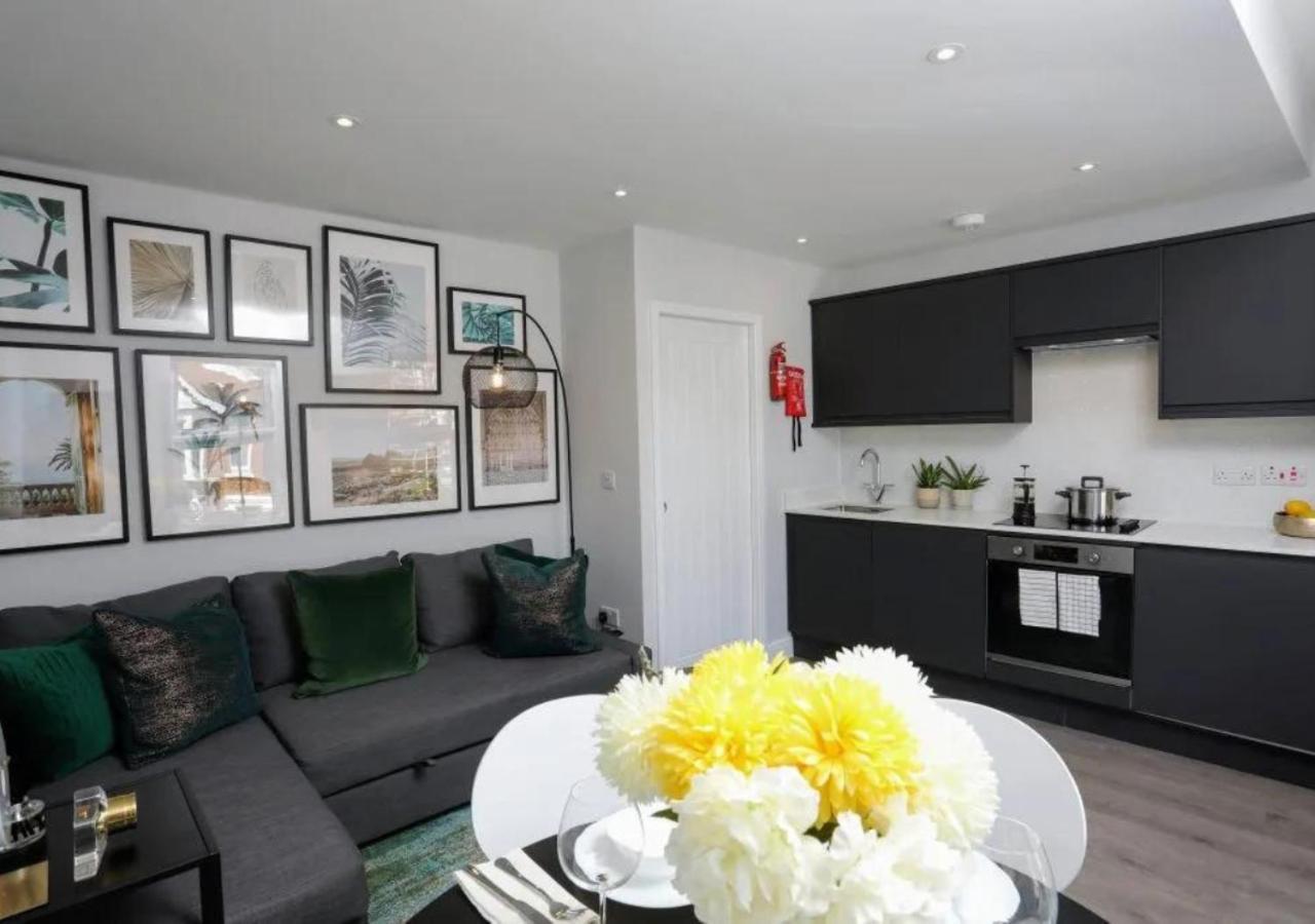 Aisiki Apartments At Stanhope Road, North Finchley, Airconditioned Multiple 2 Or 3-Bedroom, Pet-Friendly Duplex Flats, King Or Twin Beds, Airconditioned & Free Wi-Fi Bagian luar foto