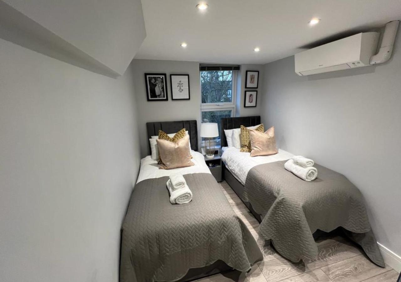 Aisiki Apartments At Stanhope Road, North Finchley, Airconditioned Multiple 2 Or 3-Bedroom, Pet-Friendly Duplex Flats, King Or Twin Beds, Airconditioned & Free Wi-Fi Bagian luar foto