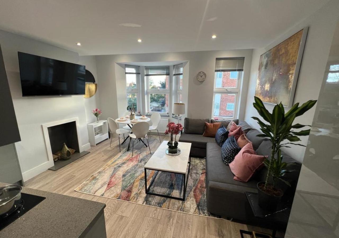 Aisiki Apartments At Stanhope Road, North Finchley, Airconditioned Multiple 2 Or 3-Bedroom, Pet-Friendly Duplex Flats, King Or Twin Beds, Airconditioned & Free Wi-Fi Bagian luar foto