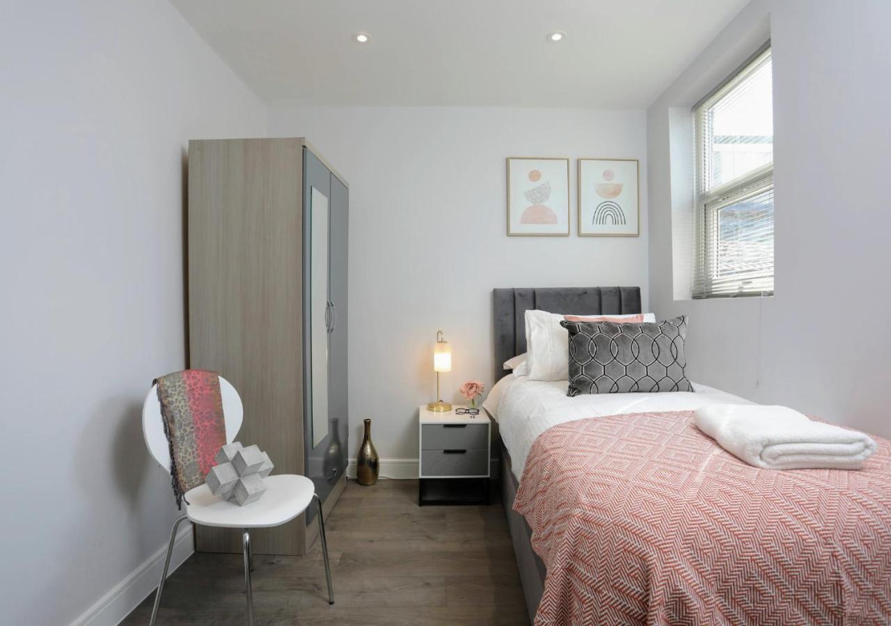 Aisiki Apartments At Stanhope Road, North Finchley, Airconditioned Multiple 2 Or 3-Bedroom, Pet-Friendly Duplex Flats, King Or Twin Beds, Airconditioned & Free Wi-Fi Bagian luar foto