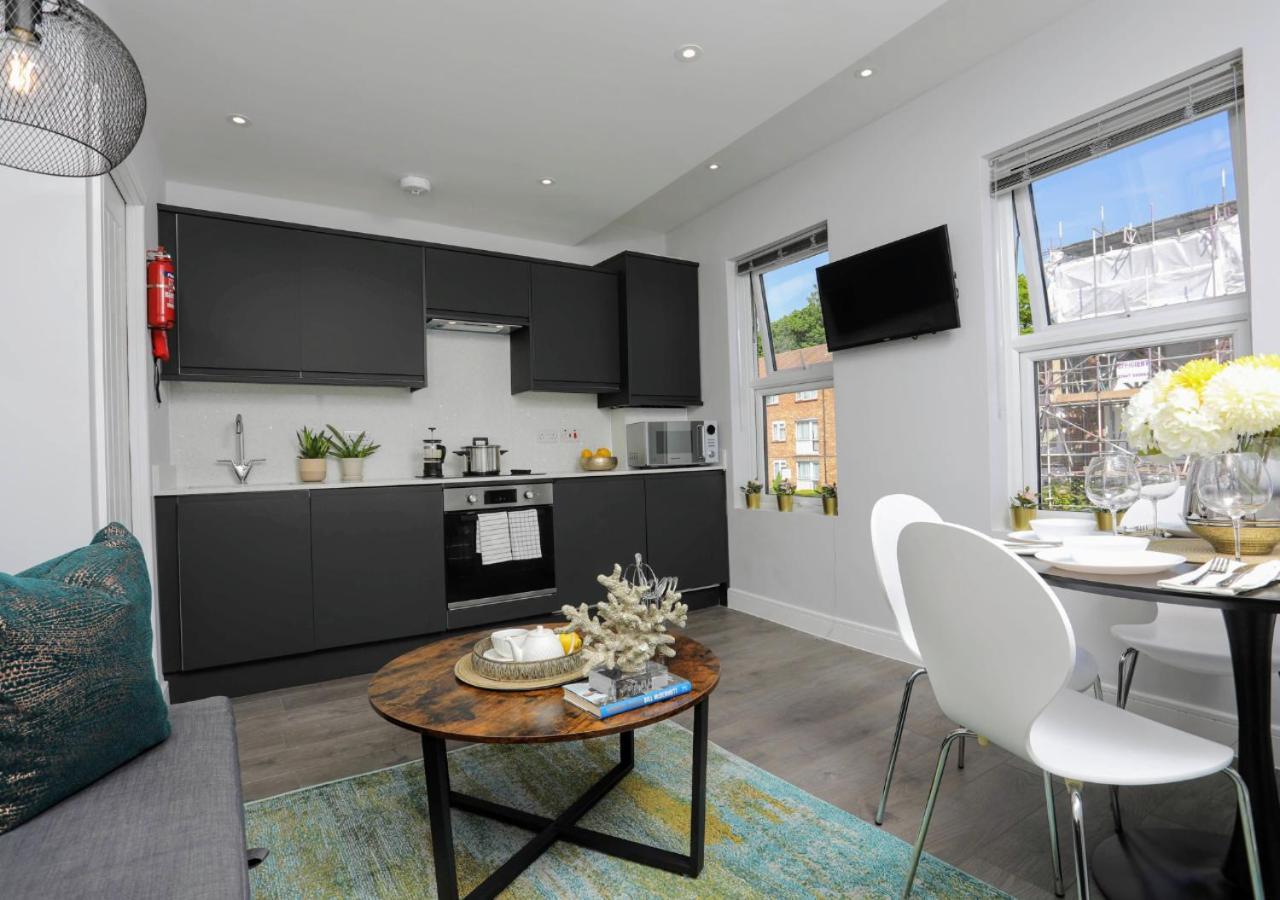 Aisiki Apartments At Stanhope Road, North Finchley, Airconditioned Multiple 2 Or 3-Bedroom, Pet-Friendly Duplex Flats, King Or Twin Beds, Airconditioned & Free Wi-Fi Bagian luar foto