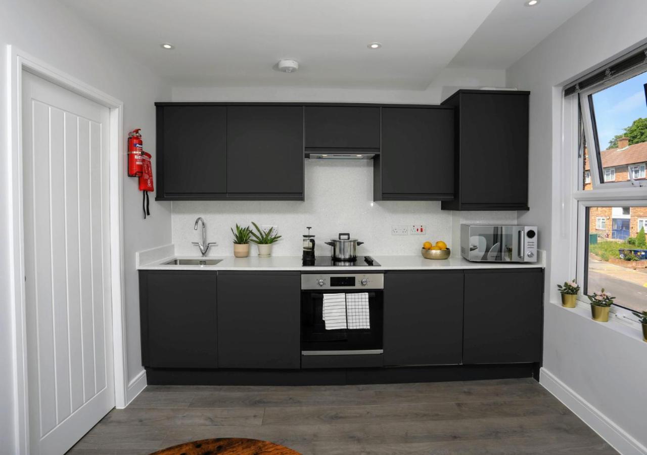 Aisiki Apartments At Stanhope Road, North Finchley, Airconditioned Multiple 2 Or 3-Bedroom, Pet-Friendly Duplex Flats, King Or Twin Beds, Airconditioned & Free Wi-Fi Bagian luar foto