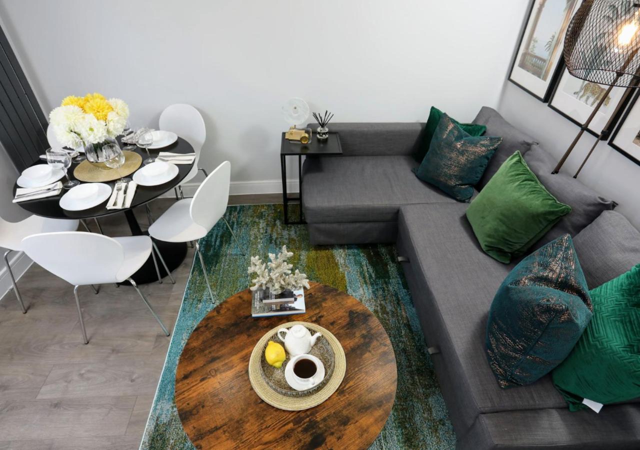 Aisiki Apartments At Stanhope Road, North Finchley, Airconditioned Multiple 2 Or 3-Bedroom, Pet-Friendly Duplex Flats, King Or Twin Beds, Airconditioned & Free Wi-Fi Bagian luar foto