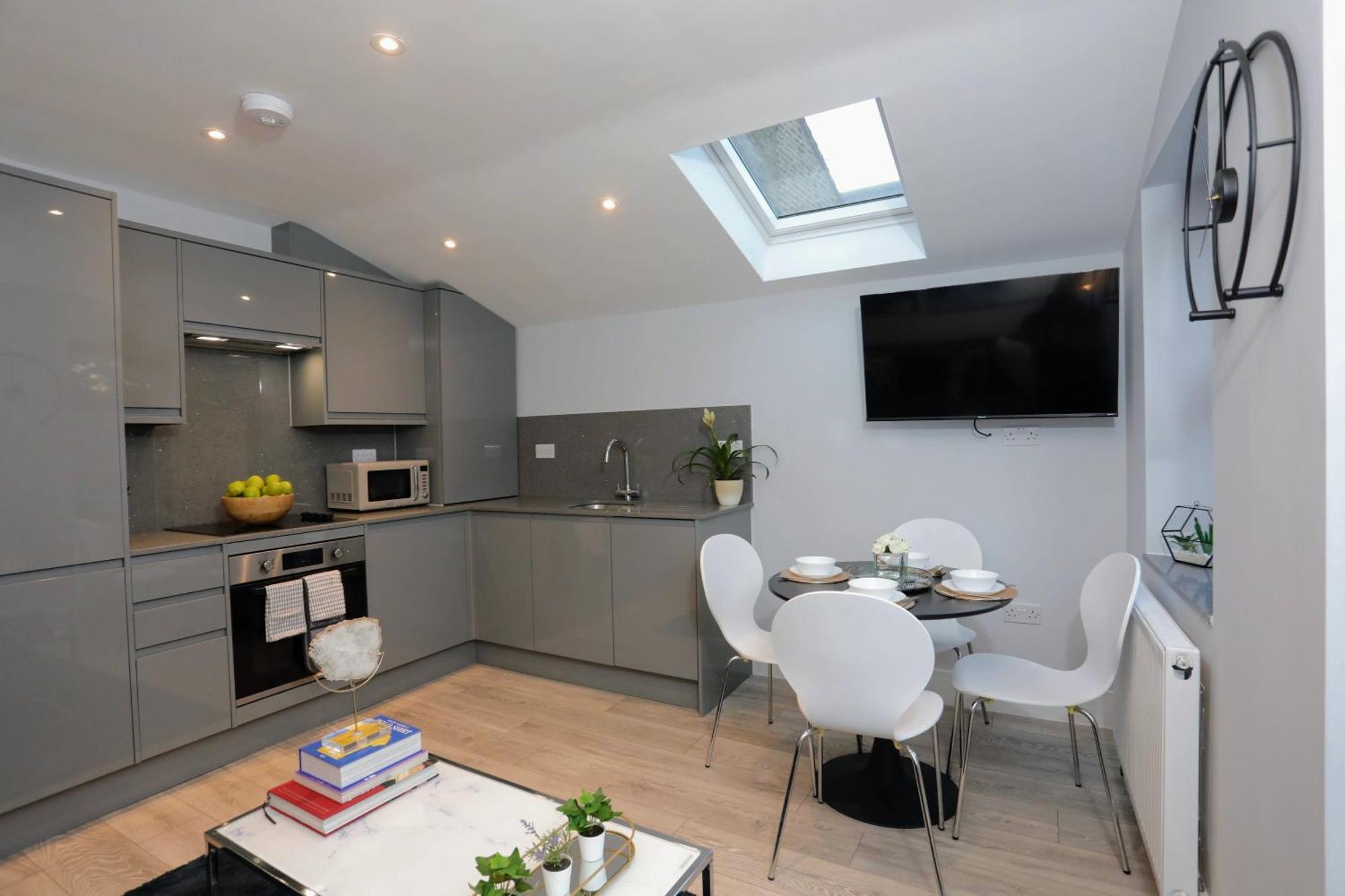Aisiki Apartments At Stanhope Road, North Finchley, Airconditioned Multiple 2 Or 3-Bedroom, Pet-Friendly Duplex Flats, King Or Twin Beds, Airconditioned & Free Wi-Fi Bagian luar foto