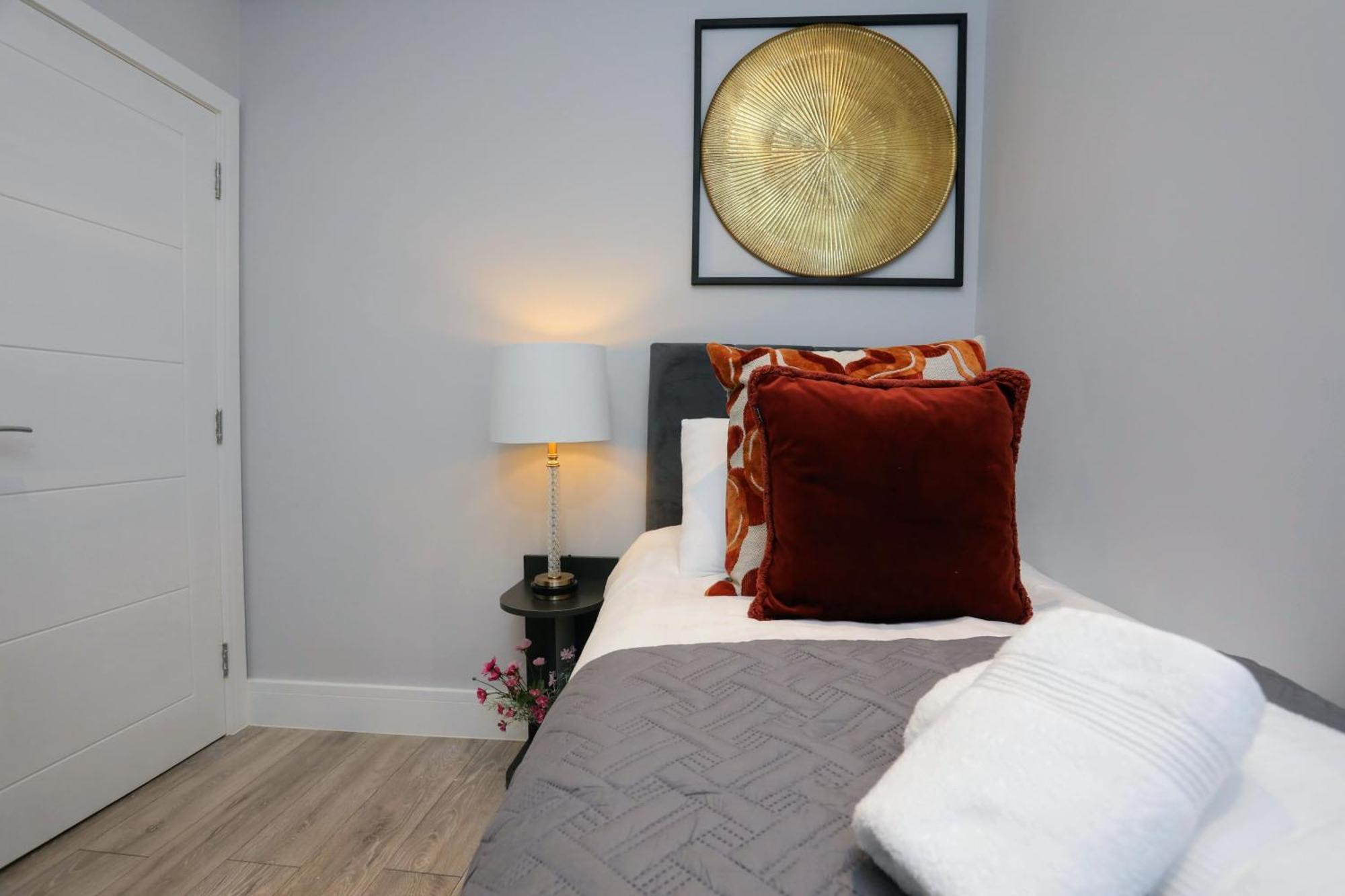 Aisiki Apartments At Stanhope Road, North Finchley, Airconditioned Multiple 2 Or 3-Bedroom, Pet-Friendly Duplex Flats, King Or Twin Beds, Airconditioned & Free Wi-Fi Bagian luar foto