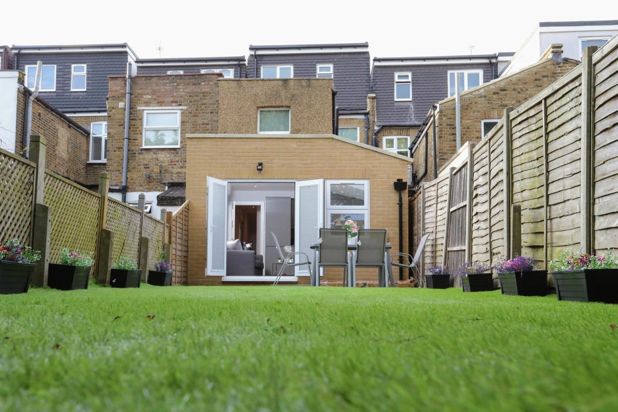 Aisiki Apartments At Stanhope Road, North Finchley, Airconditioned Multiple 2 Or 3-Bedroom, Pet-Friendly Duplex Flats, King Or Twin Beds, Airconditioned & Free Wi-Fi Bagian luar foto