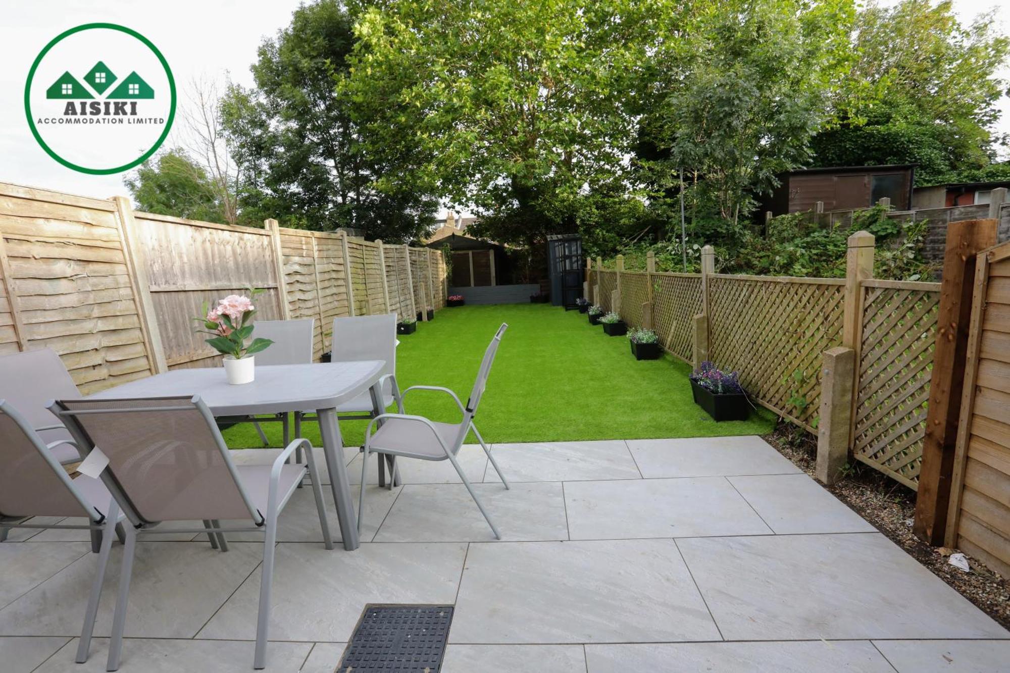 Aisiki Apartments At Stanhope Road, North Finchley, Airconditioned Multiple 2 Or 3-Bedroom, Pet-Friendly Duplex Flats, King Or Twin Beds, Airconditioned & Free Wi-Fi Bagian luar foto