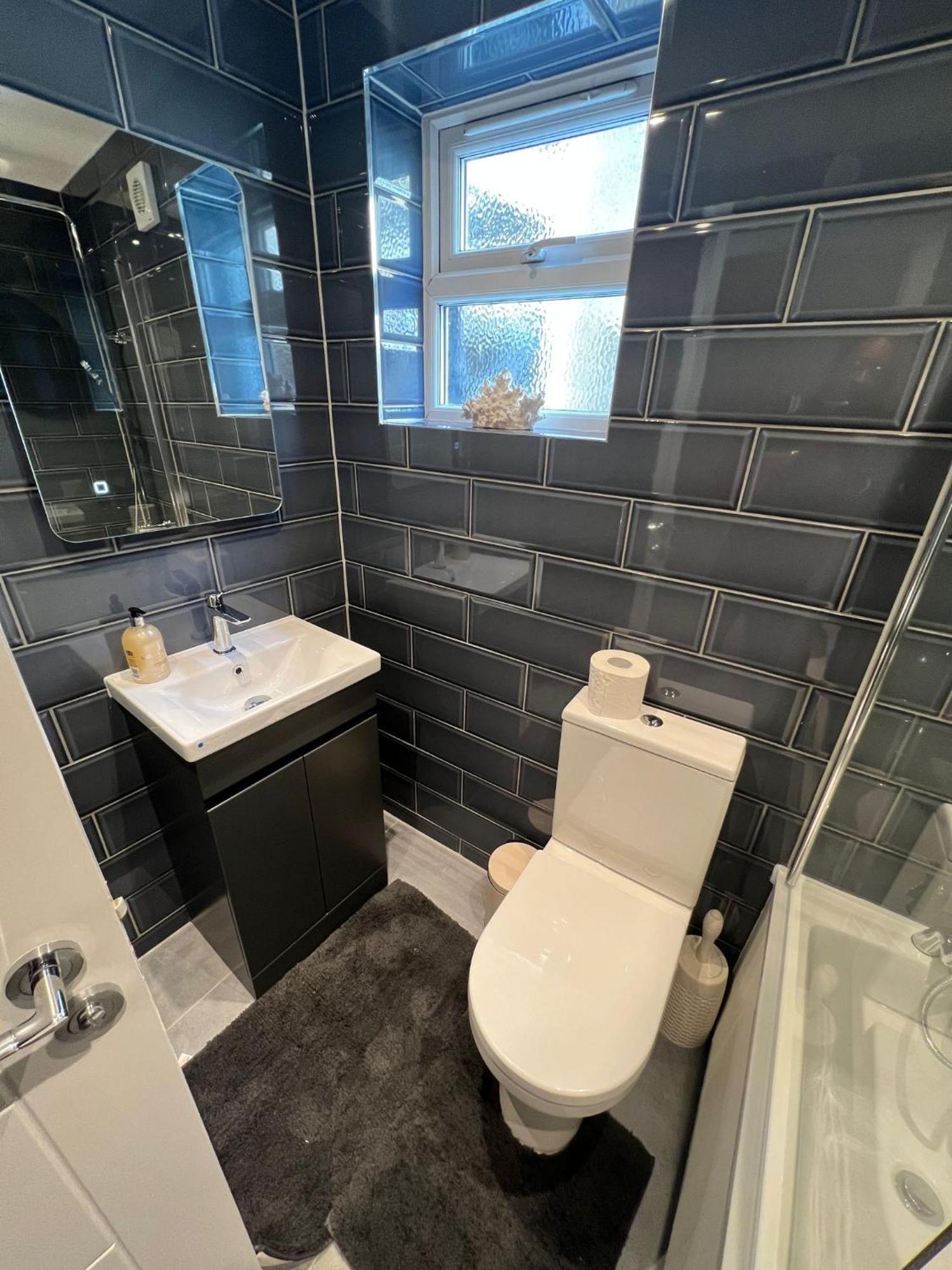 Aisiki Apartments At Stanhope Road, North Finchley, Airconditioned Multiple 2 Or 3-Bedroom, Pet-Friendly Duplex Flats, King Or Twin Beds, Airconditioned & Free Wi-Fi Bagian luar foto